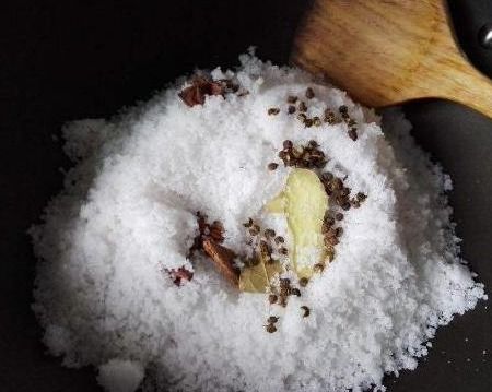 腊肉去咸增香小妙招，轻松掌握咸淡适中秘诀